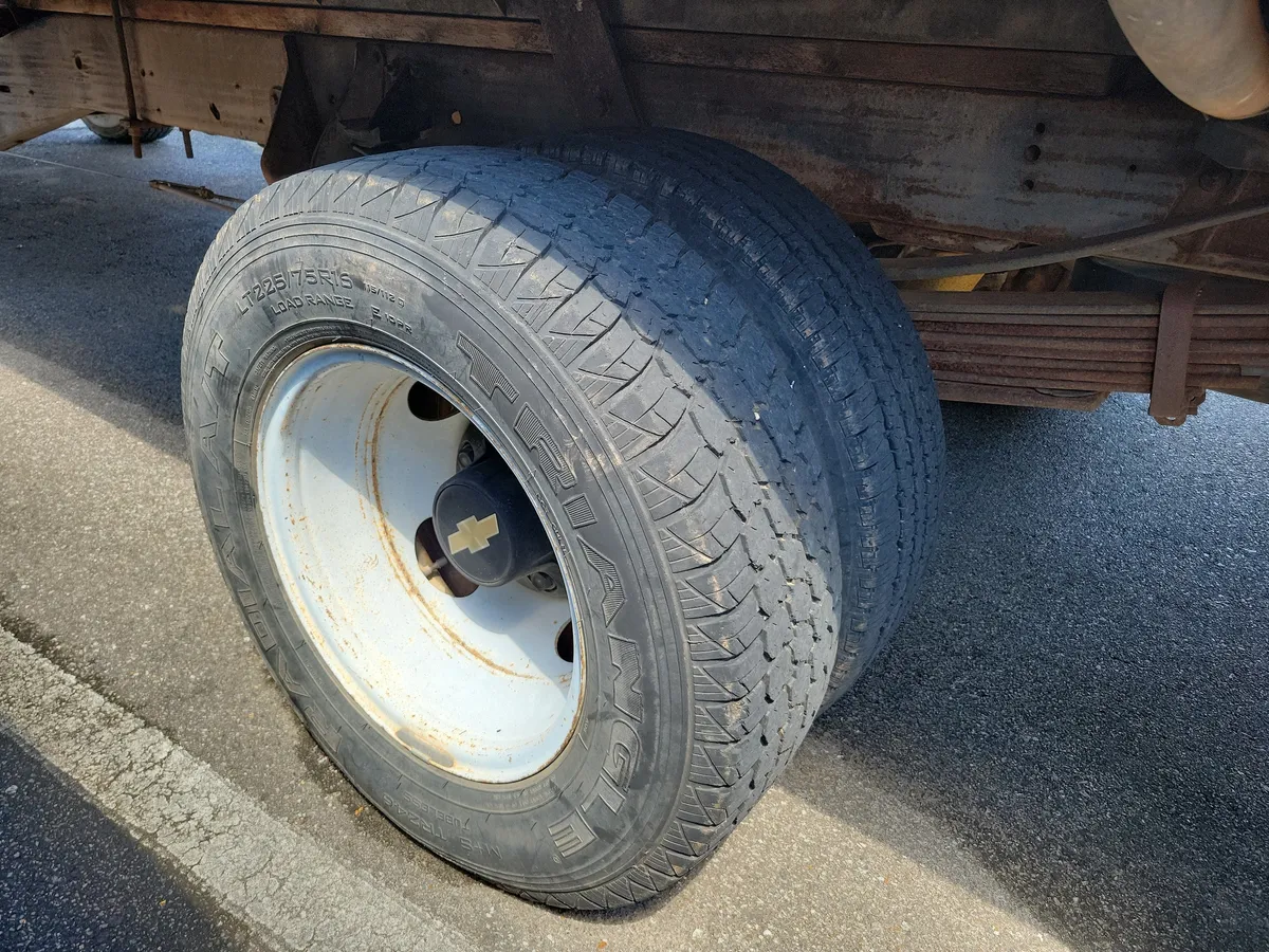 1995 Chevrolet C3500 Chassis Base (STD is Estimated) thumbnail 7