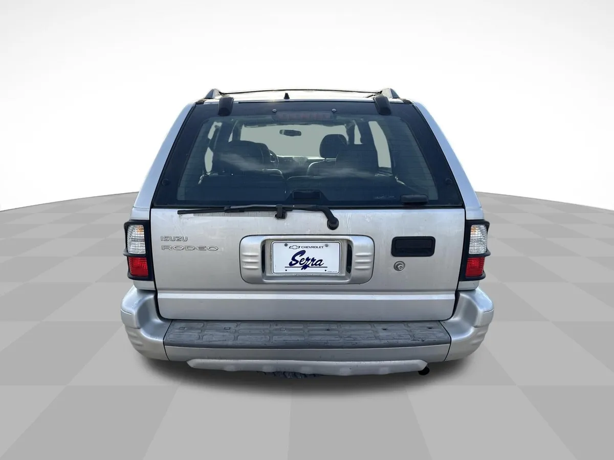 2001 Isuzu Rodeo S thumbnail 9