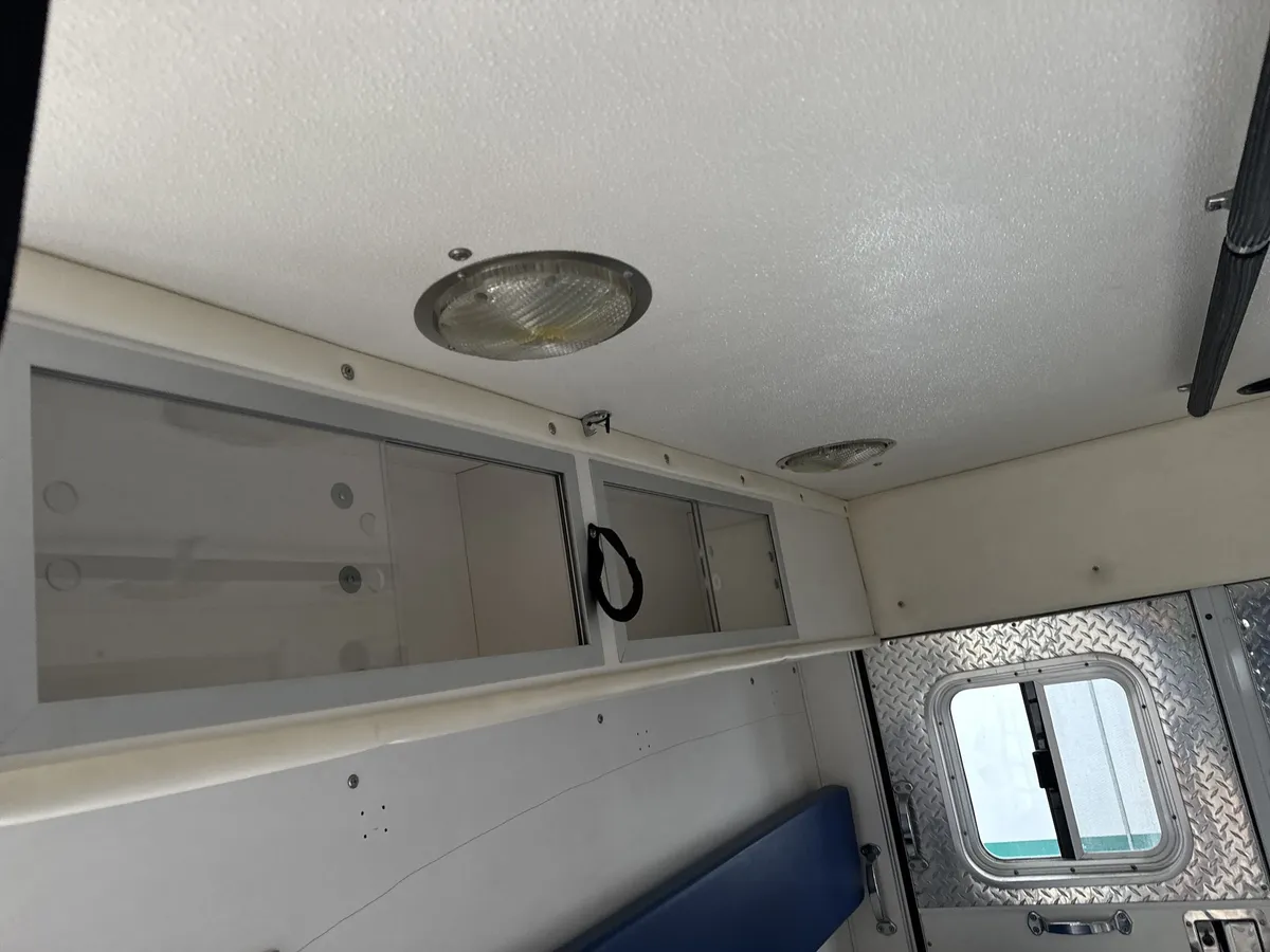 2003 Ford Super Duty F-350 DRW XL thumbnail 14