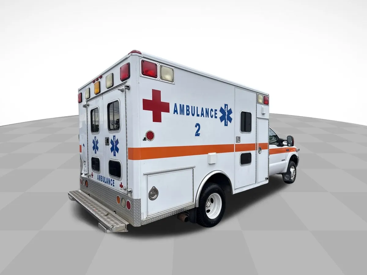 2003 Ford Super Duty F-350 DRW XL thumbnail 19
