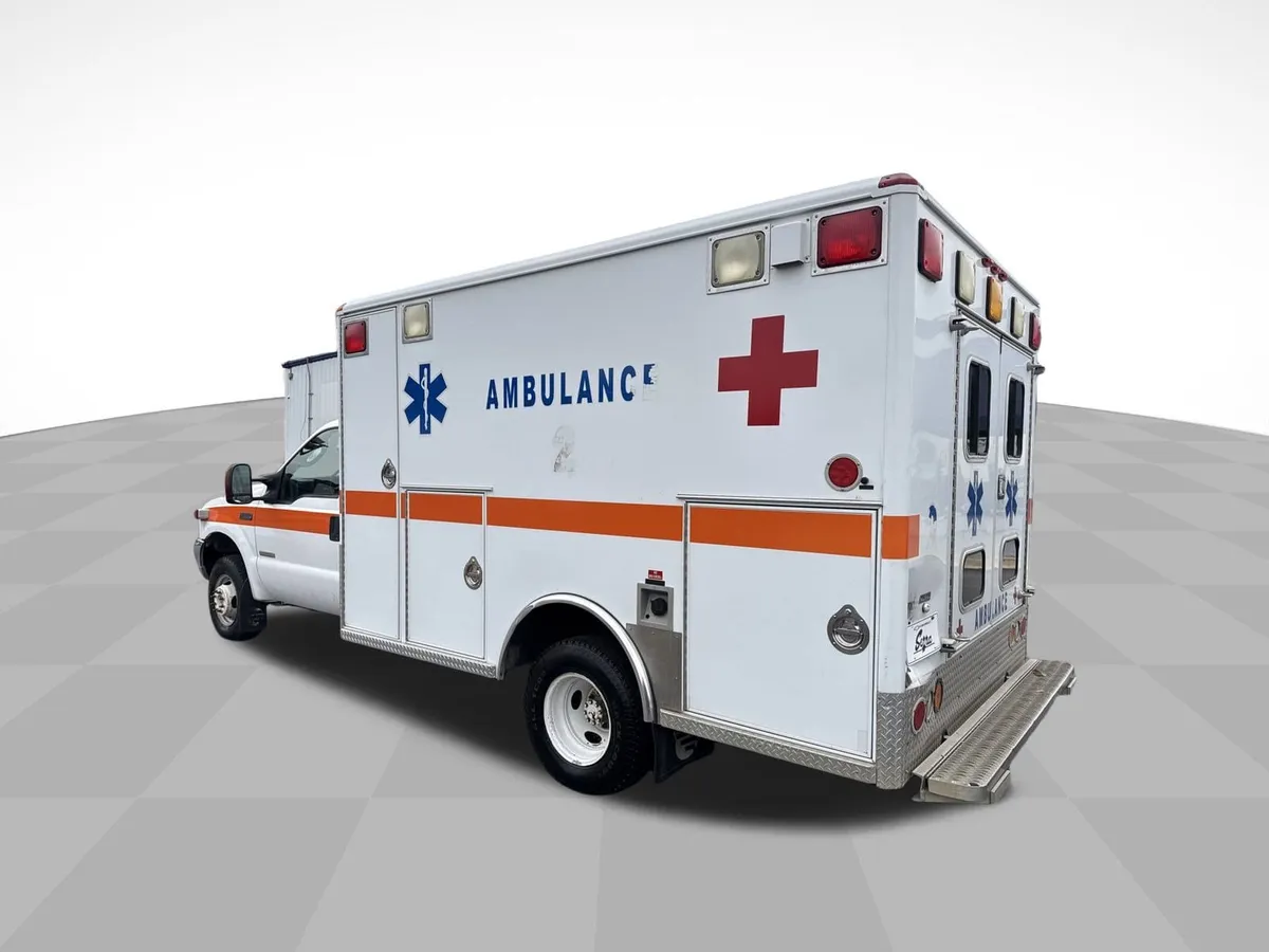 2003 Ford Super Duty F-350 DRW XL thumbnail 20
