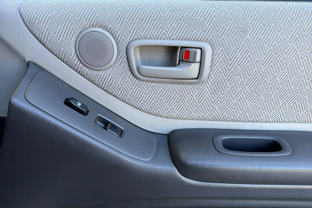2003 Toyota Highlander thumbnail 21