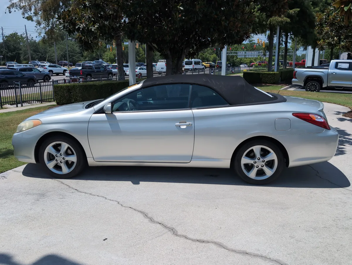 2004 Toyota Camry Solara SE thumbnail 6