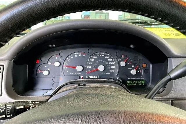 2005 Ford Explorer XLT thumbnail 12