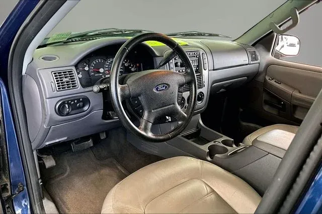 2005 Ford Explorer XLT thumbnail 13