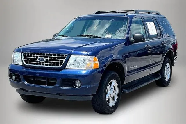 2005 Ford Explorer XLT thumbnail 2