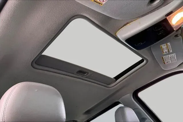2005 Ford Explorer XLT thumbnail 23