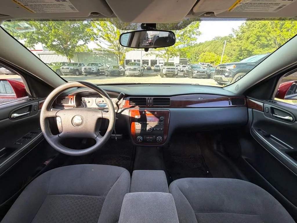 2008 Chevrolet Impala LT thumbnail 10