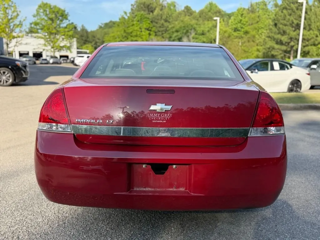 2008 Chevrolet Impala LT thumbnail 4