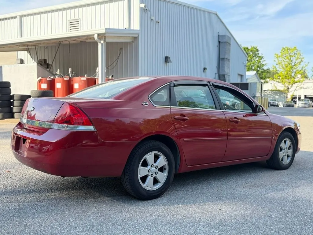 2008 Chevrolet Impala LT thumbnail 5