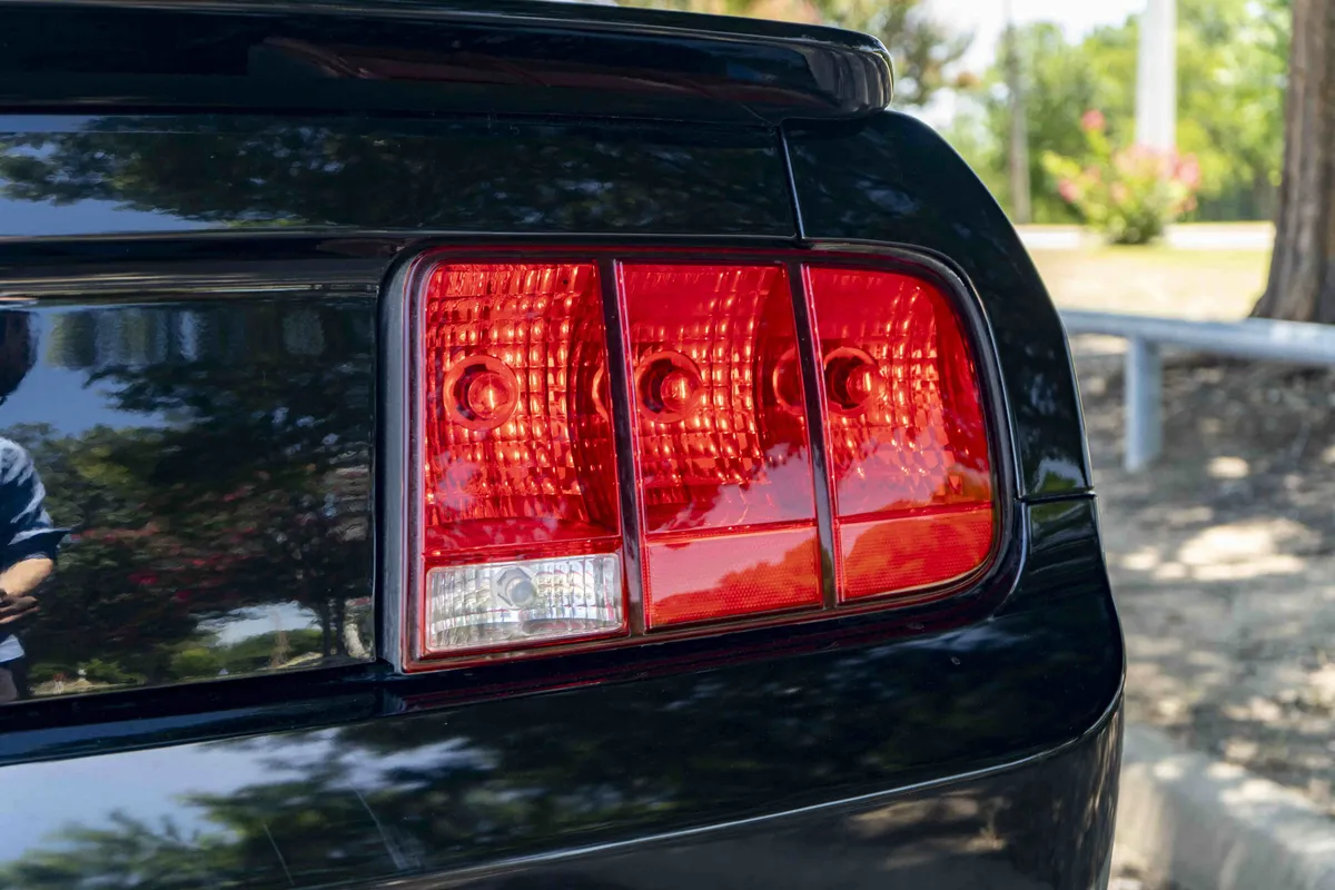 2008 Ford Mustang Deluxe thumbnail 12