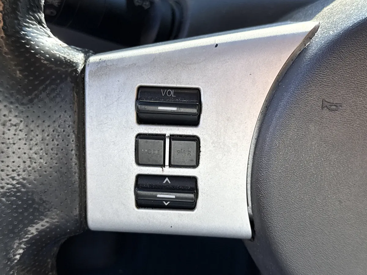 2008 Nissan Pathfinder SE thumbnail 16