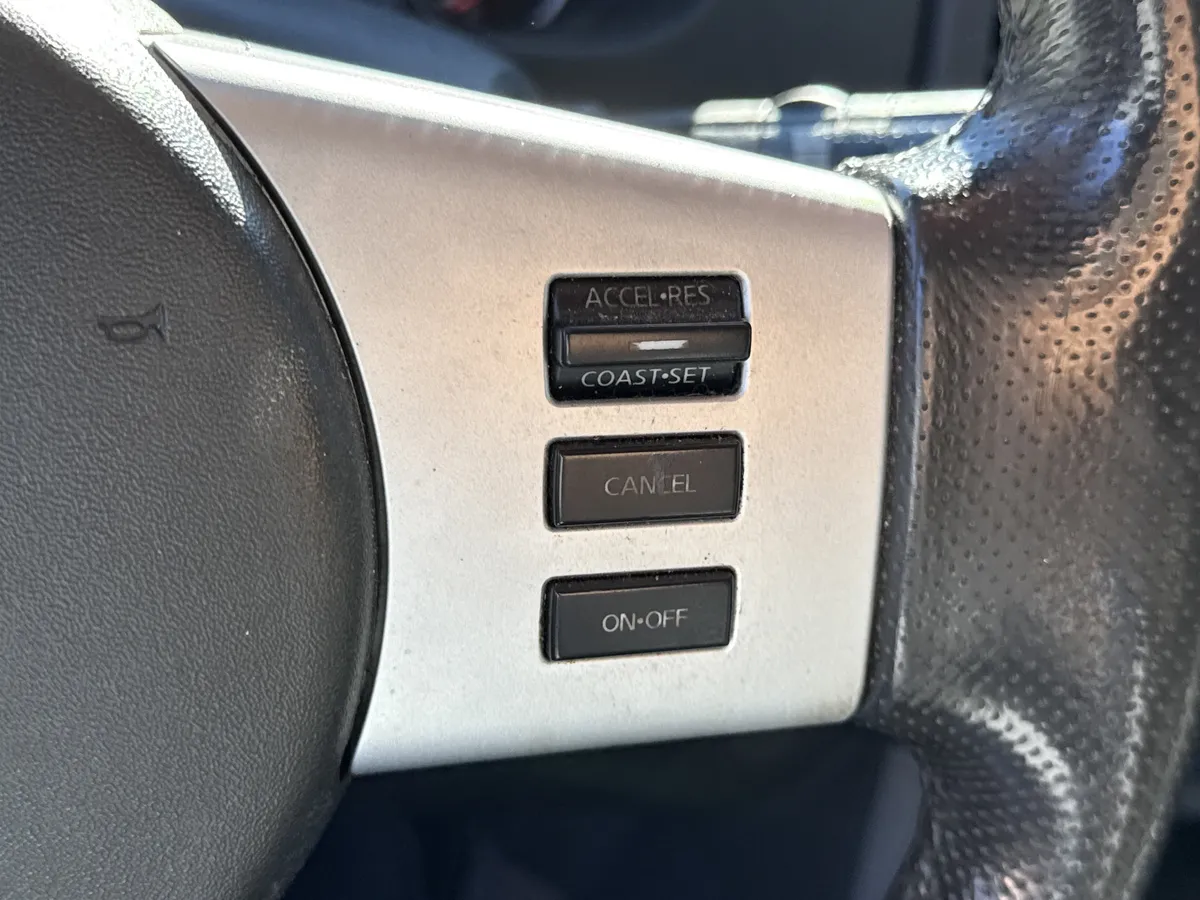 2008 Nissan Pathfinder SE thumbnail 17