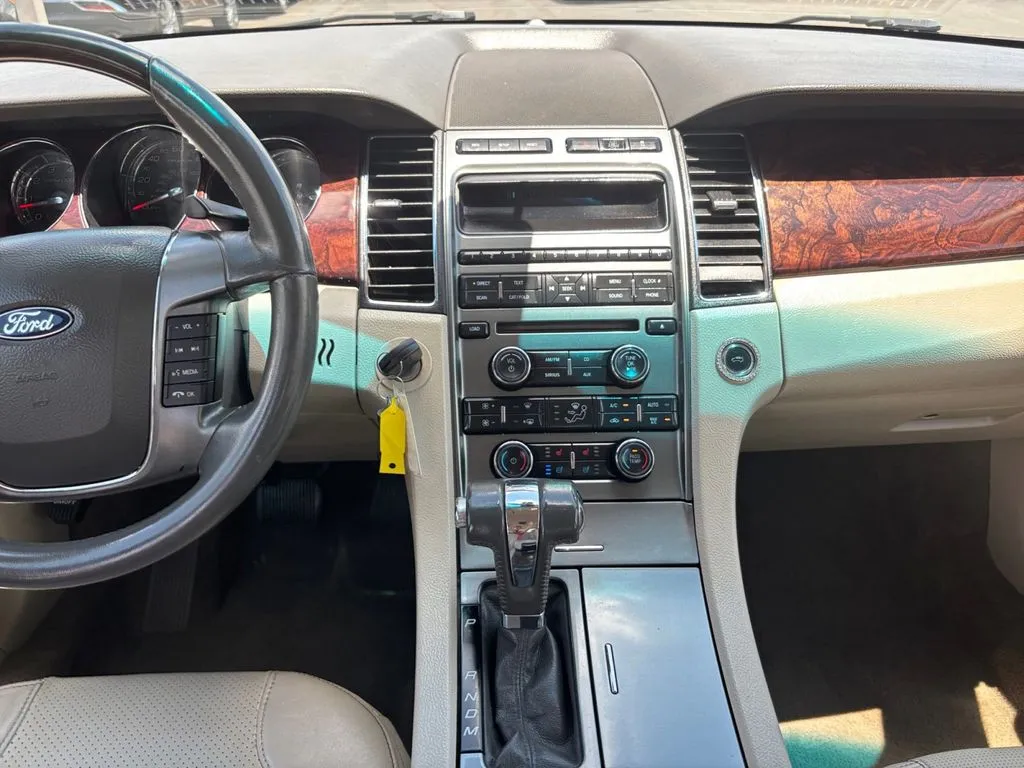 2010 Ford Taurus Limited thumbnail 20