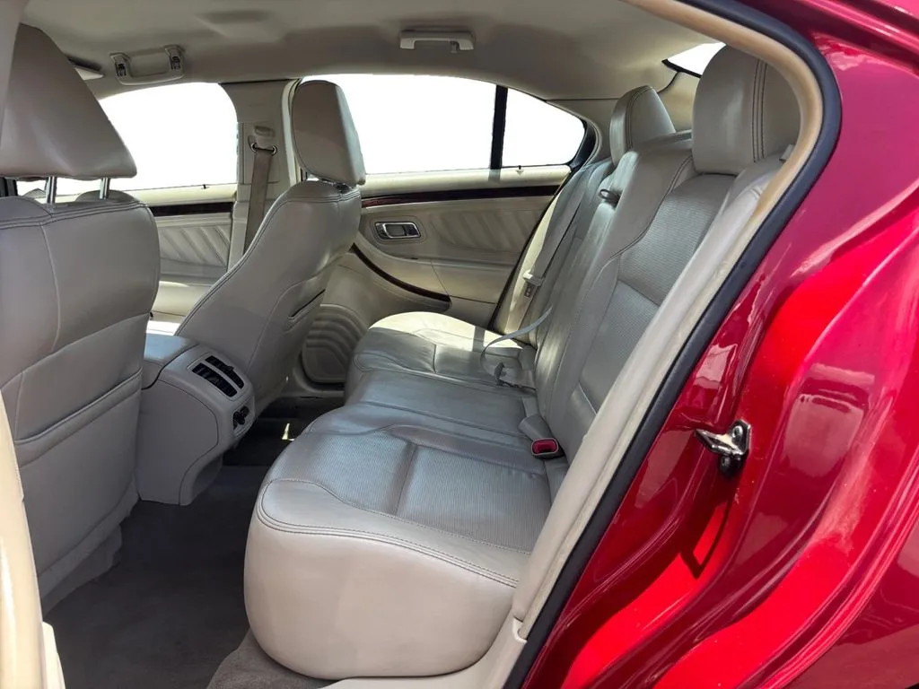2010 Ford Taurus Limited thumbnail 21