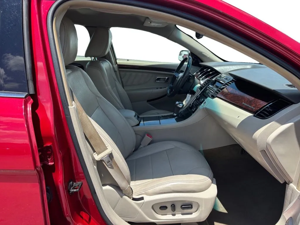 2010 Ford Taurus Limited thumbnail 22