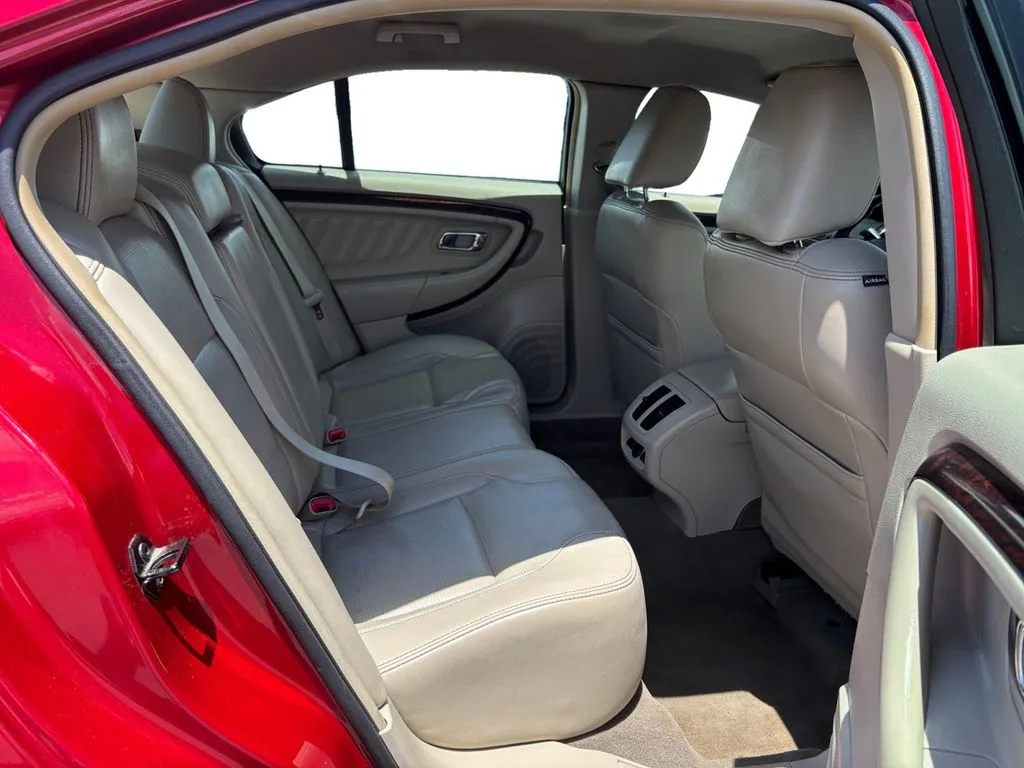 2010 Ford Taurus Limited thumbnail 23