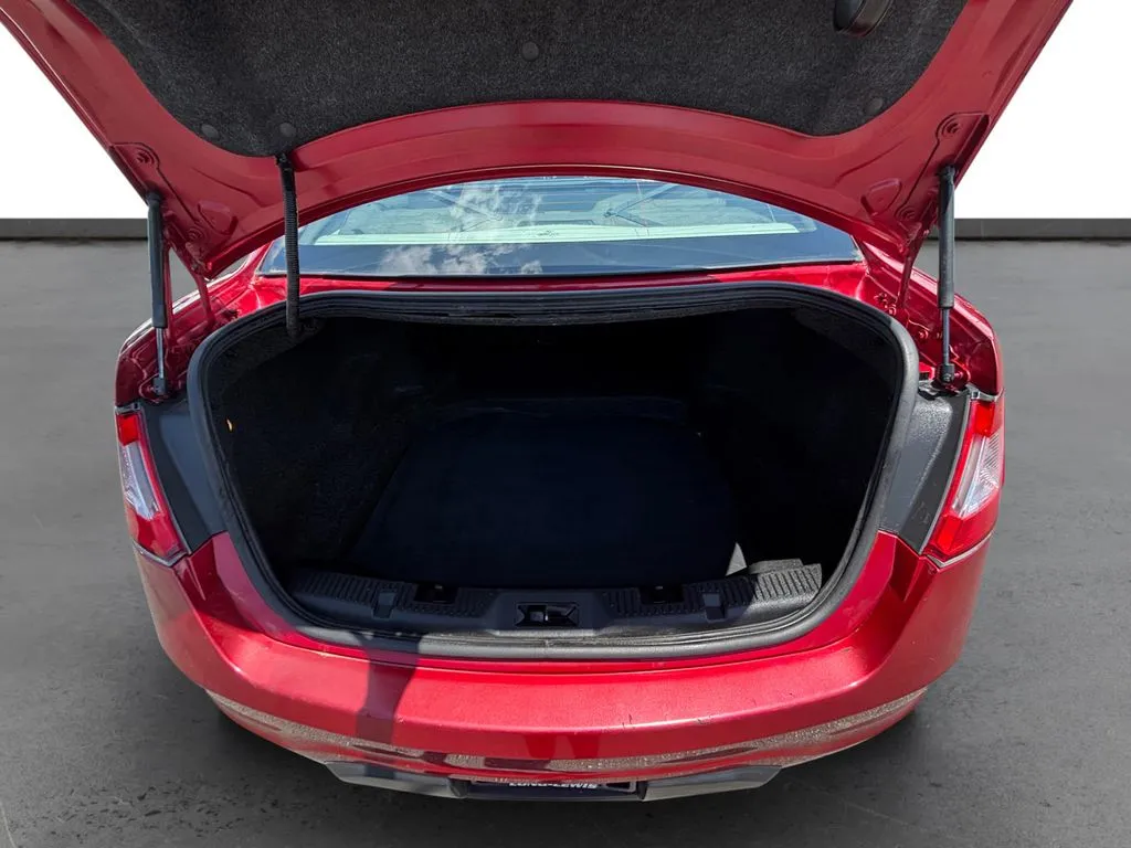 2010 Ford Taurus Limited thumbnail 24