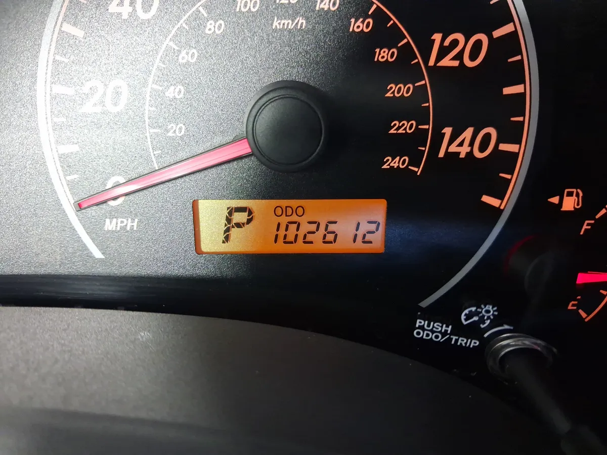 2010 Toyota Corolla LE thumbnail 21