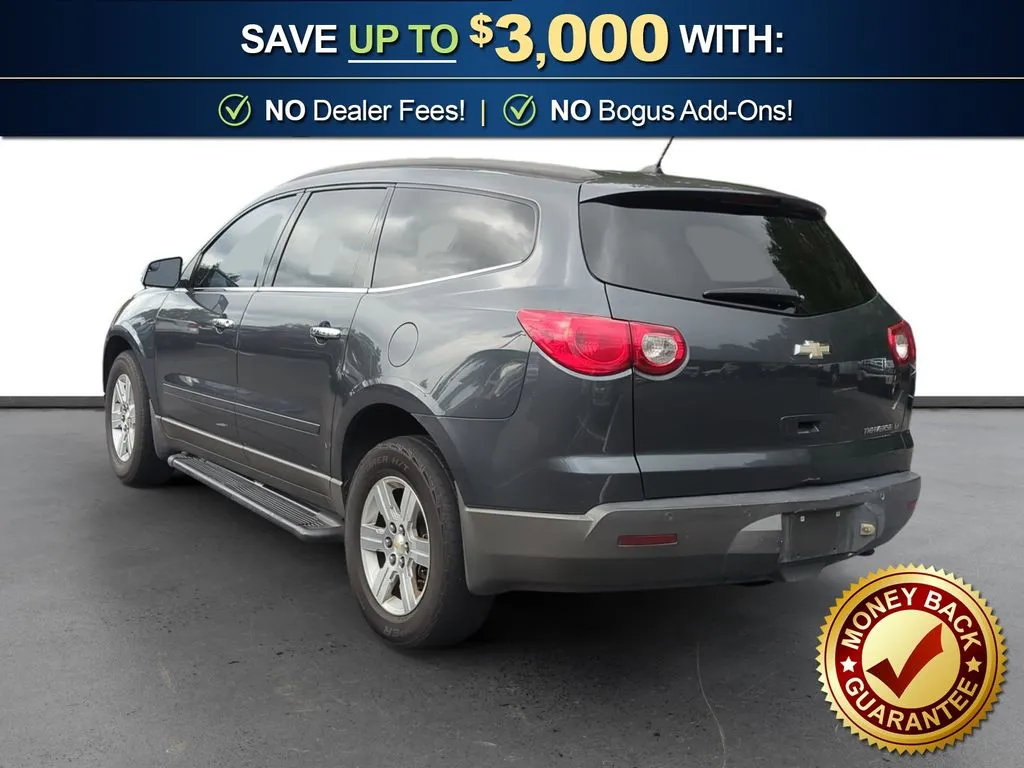 2011 Chevrolet Traverse LT thumbnail 4