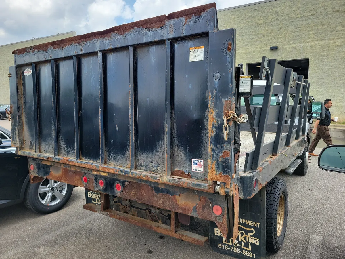 2011 Ford F-350 Chassis thumbnail 6
