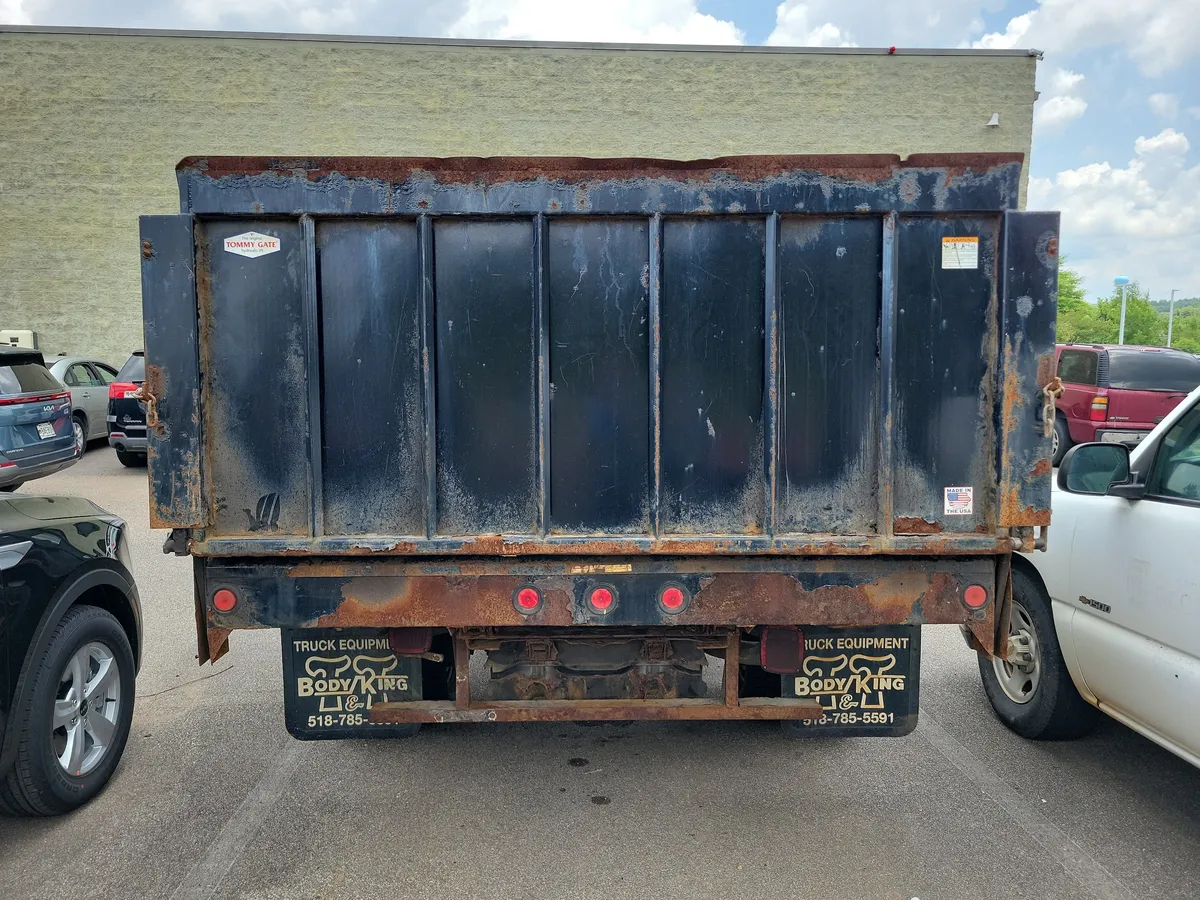 2011 Ford F-350 Chassis thumbnail 7
