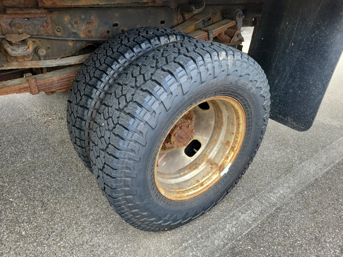 2011 Ford F-350 Chassis thumbnail 8