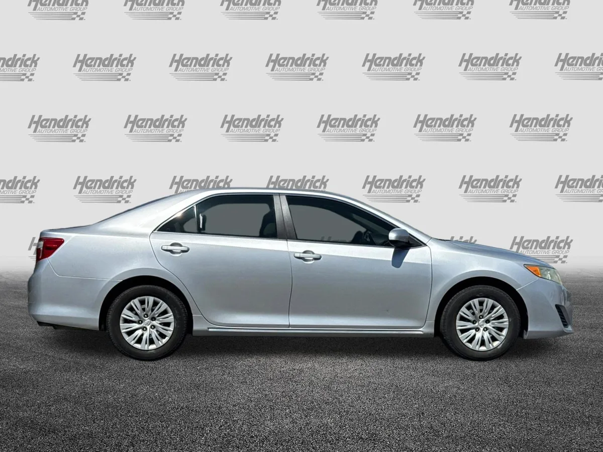 2012 Toyota Camry LE thumbnail 2