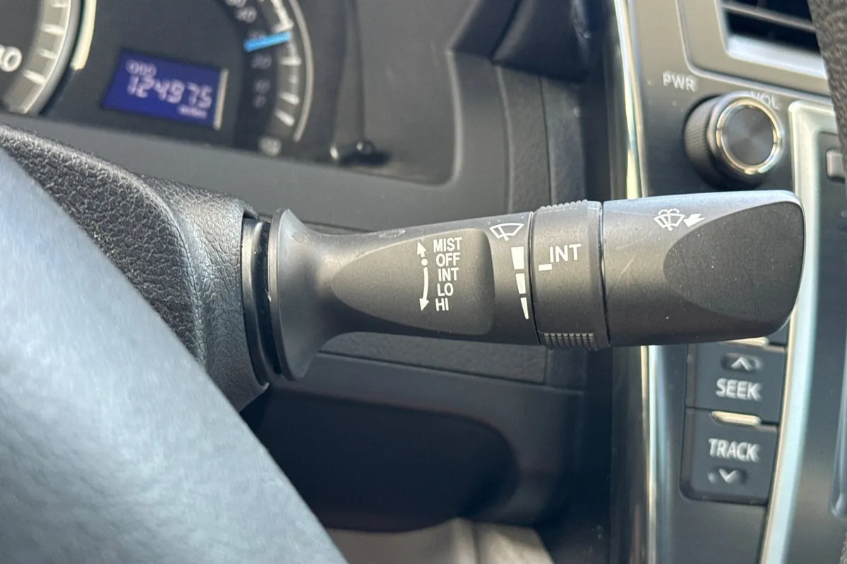 2012 Toyota Camry LE thumbnail 29