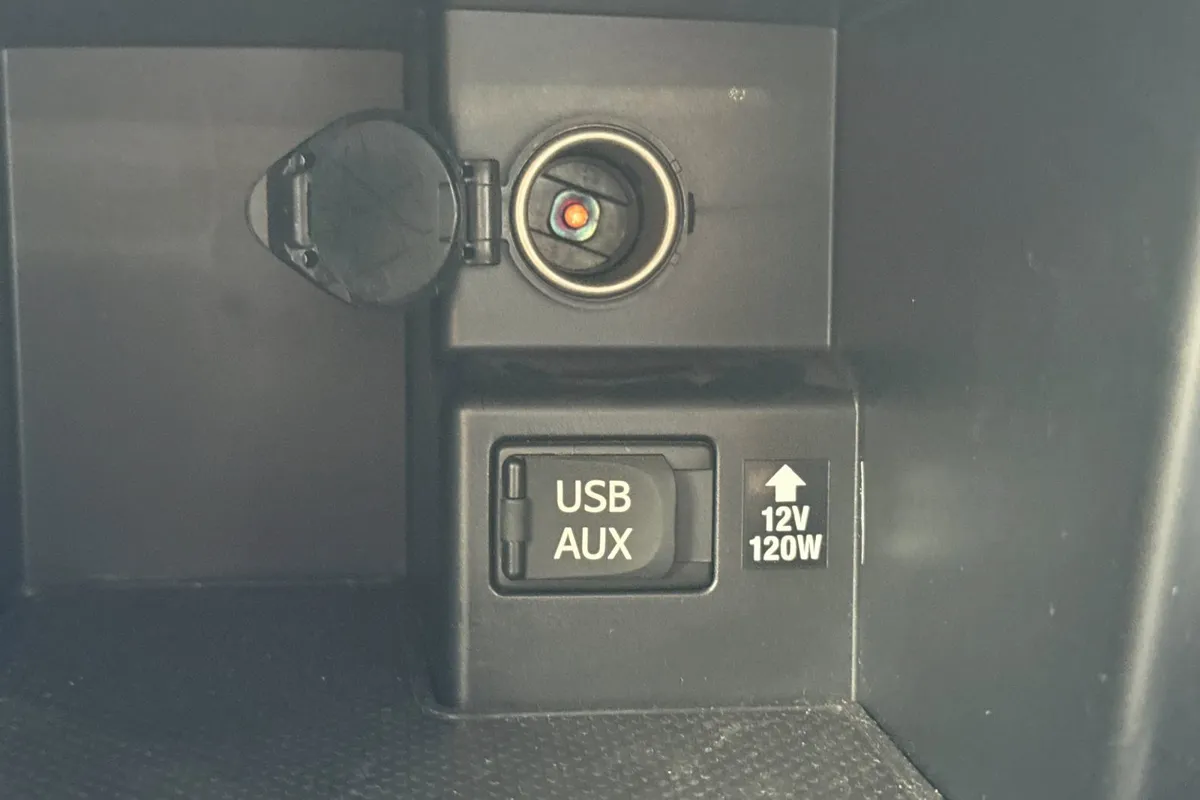 2012 Toyota Camry LE thumbnail 35