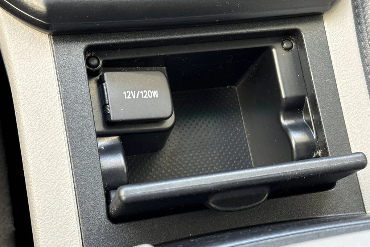2012 Toyota Camry LE thumbnail 36