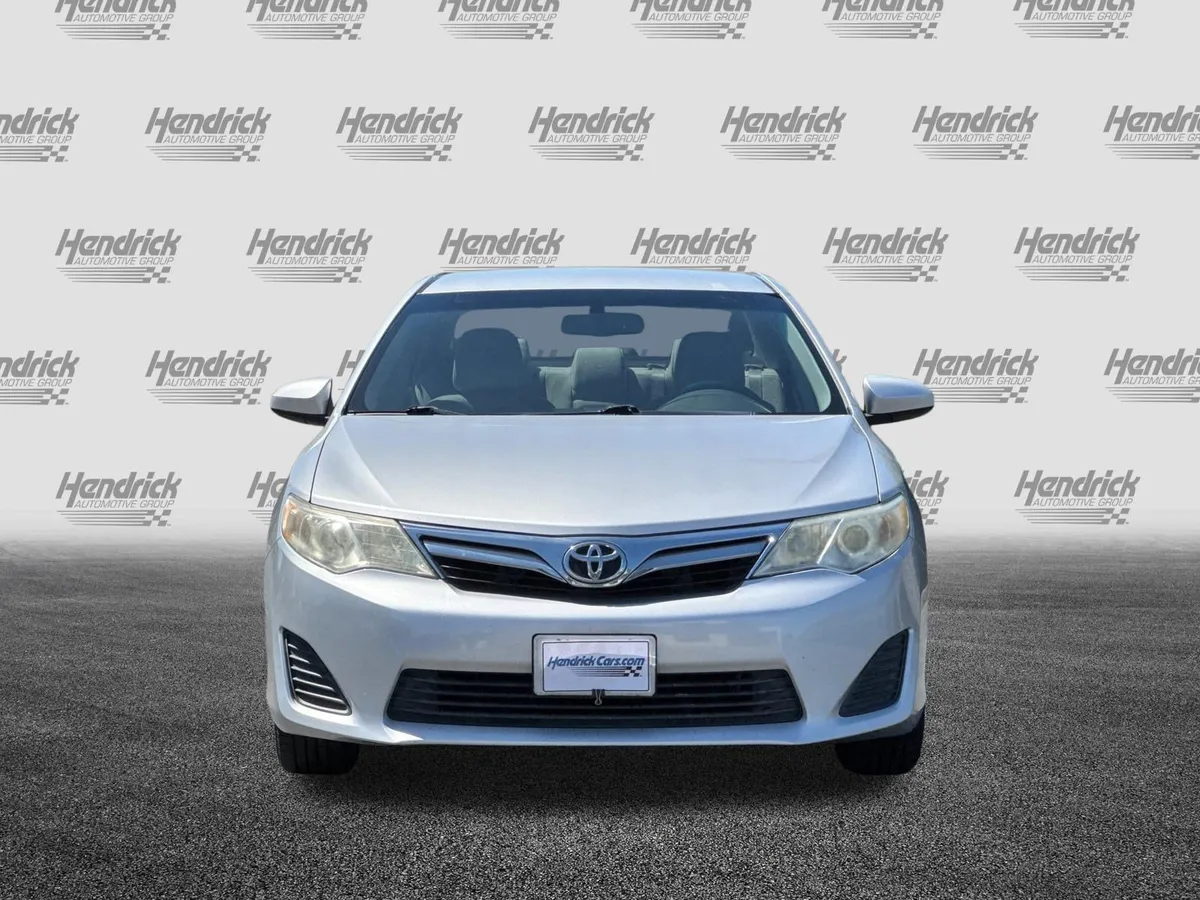 2012 Toyota Camry LE thumbnail 9