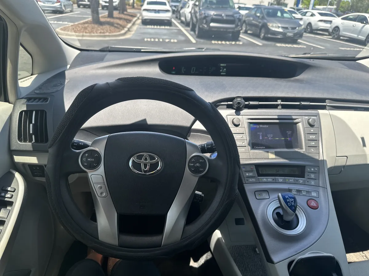 2012 Toyota Prius Two thumbnail 13