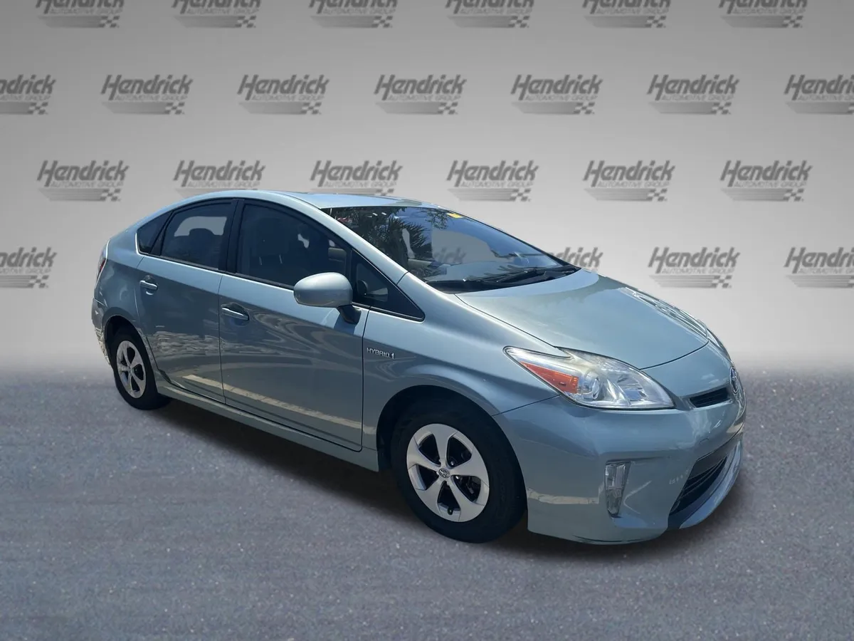 2012 Toyota Prius Two thumbnail 5