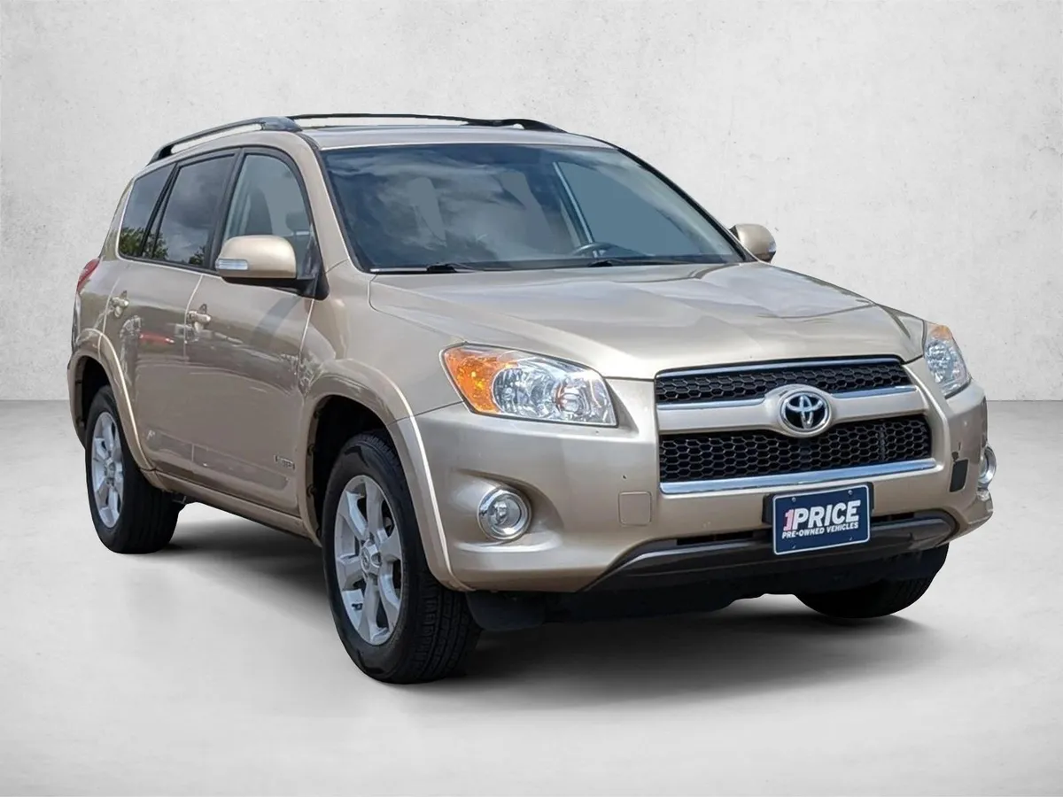 2012 Toyota RAV4 Limited 4WD thumbnail 3