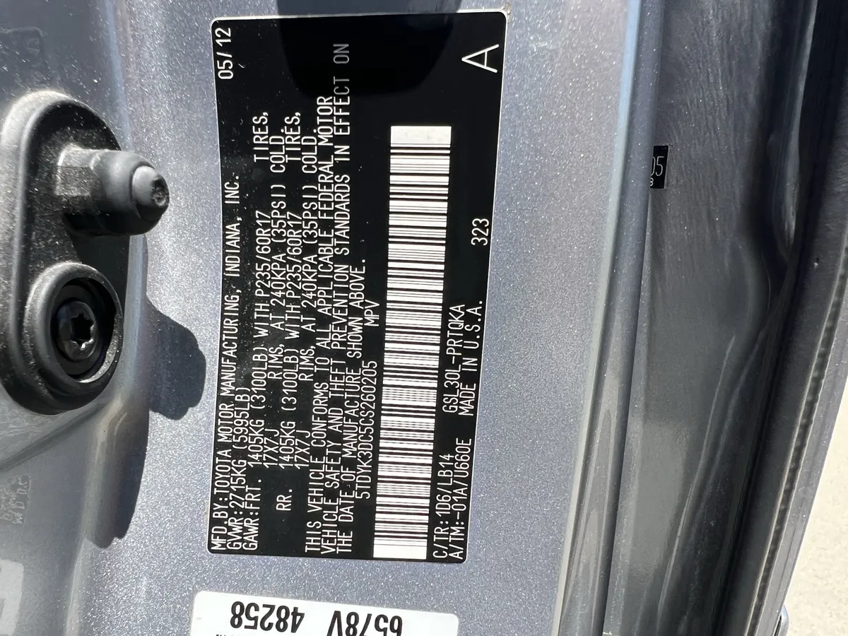 2012 Toyota Sienna XLE thumbnail 36
