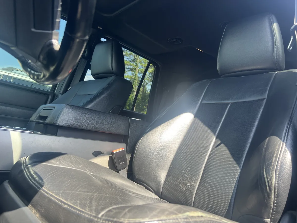 2015 Ford Expedition Limited thumbnail 3