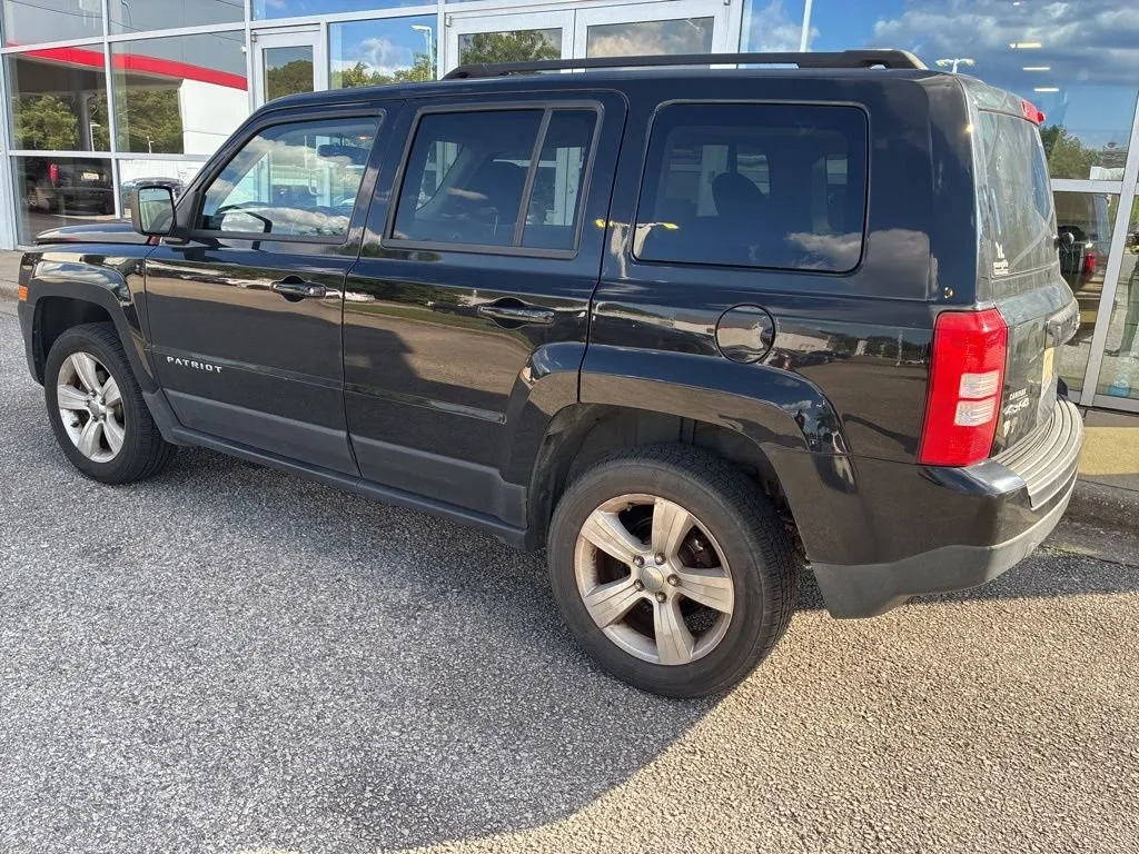 2015 Jeep Patriot Latitude thumbnail 2