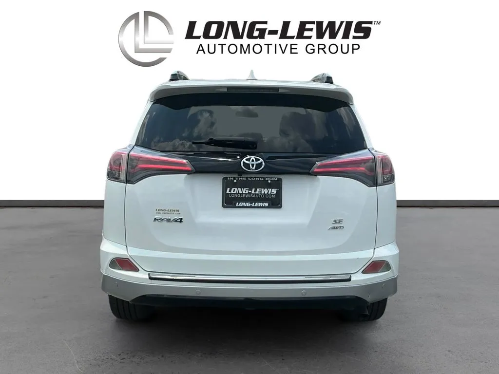 2016 Toyota RAV4 SE thumbnail 5