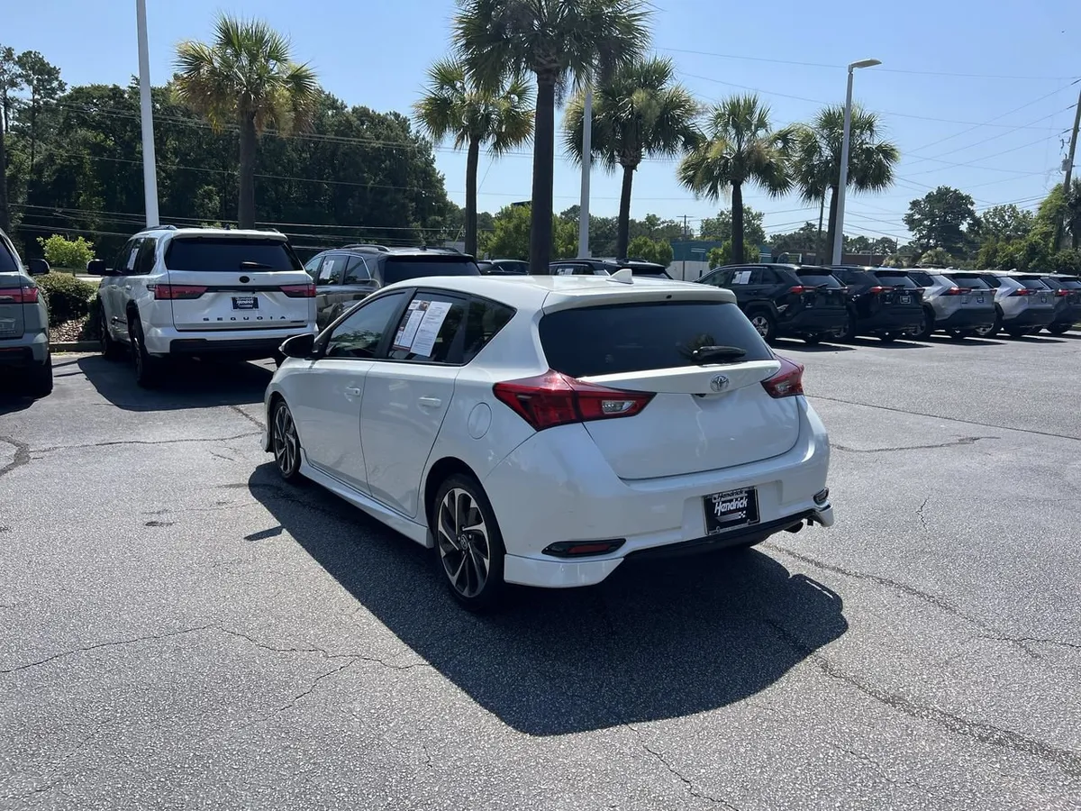 2017 Toyota Corolla iM thumbnail 7