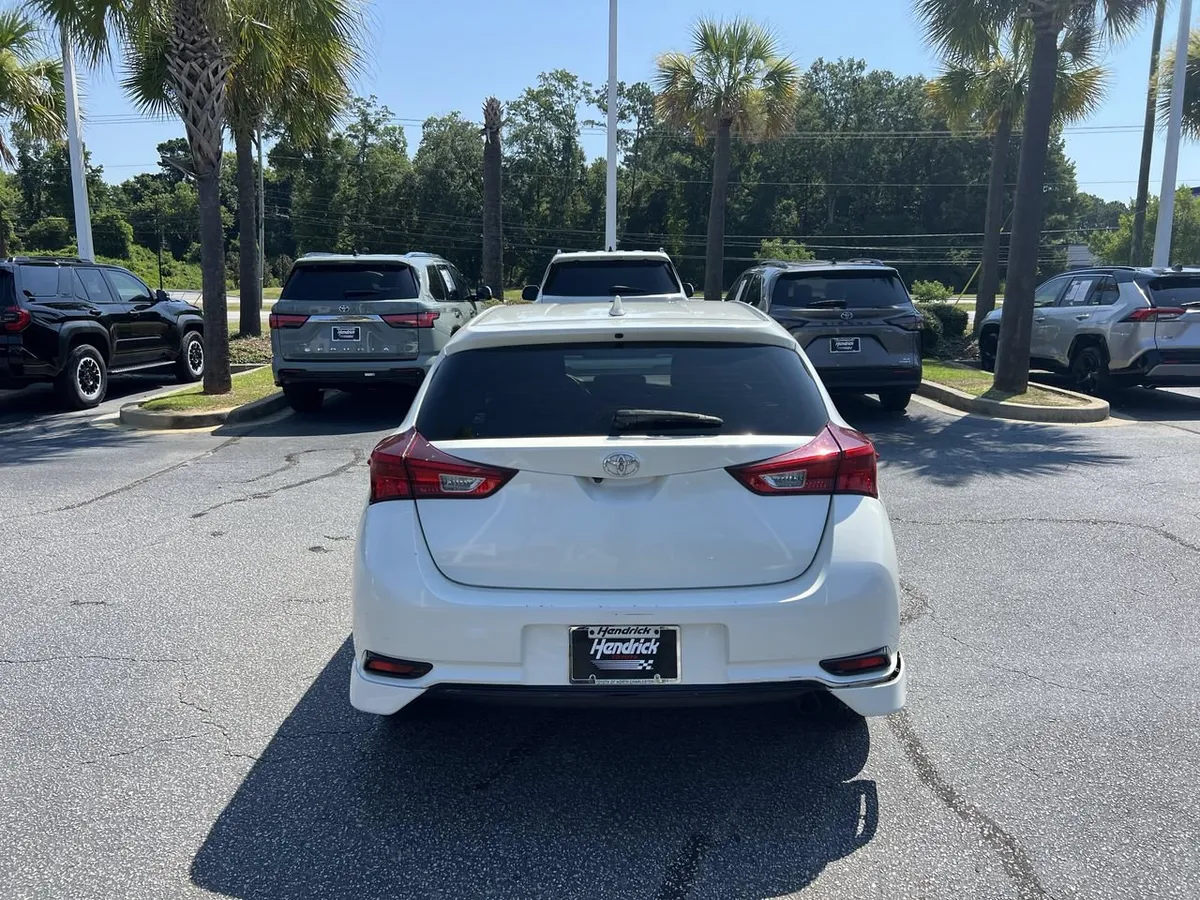 2017 Toyota Corolla iM thumbnail 8