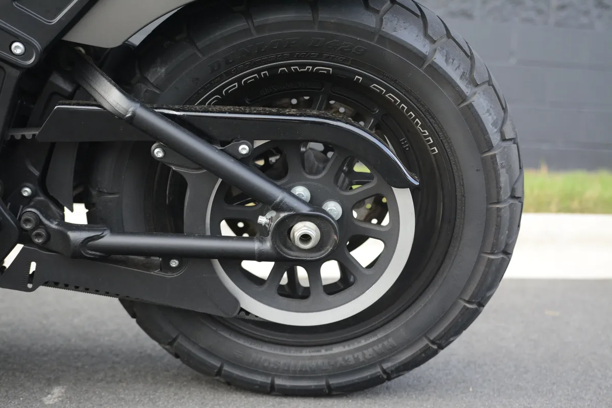 2018 Harley Davidson FXFBS thumbnail 32