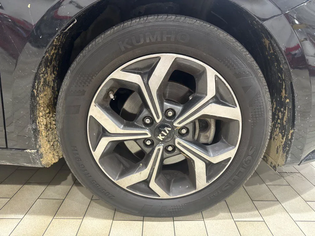 2019 Kia Forte LXS thumbnail 10