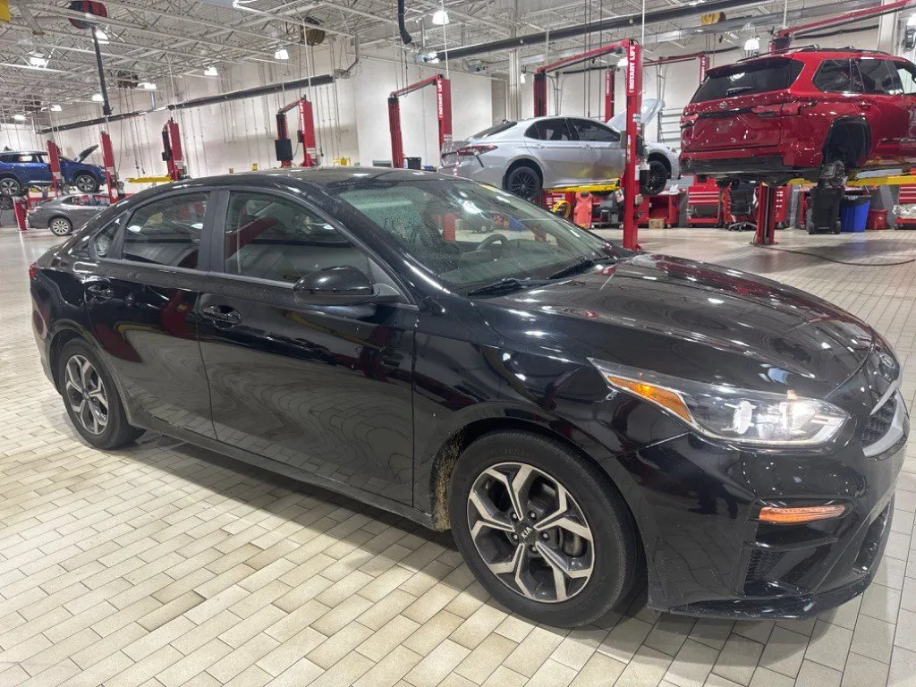 2019 Kia Forte LXS thumbnail 11