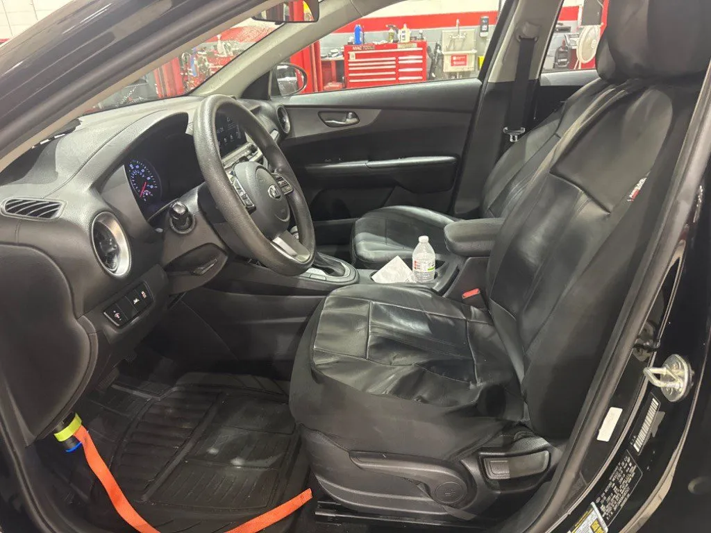 2019 Kia Forte LXS thumbnail 14