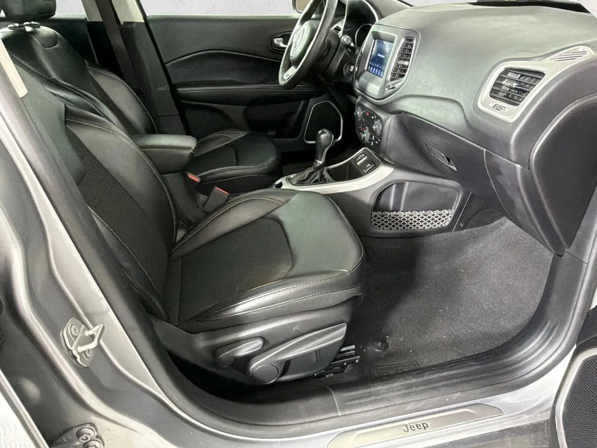 2021 Jeep Compass Latitude thumbnail 13