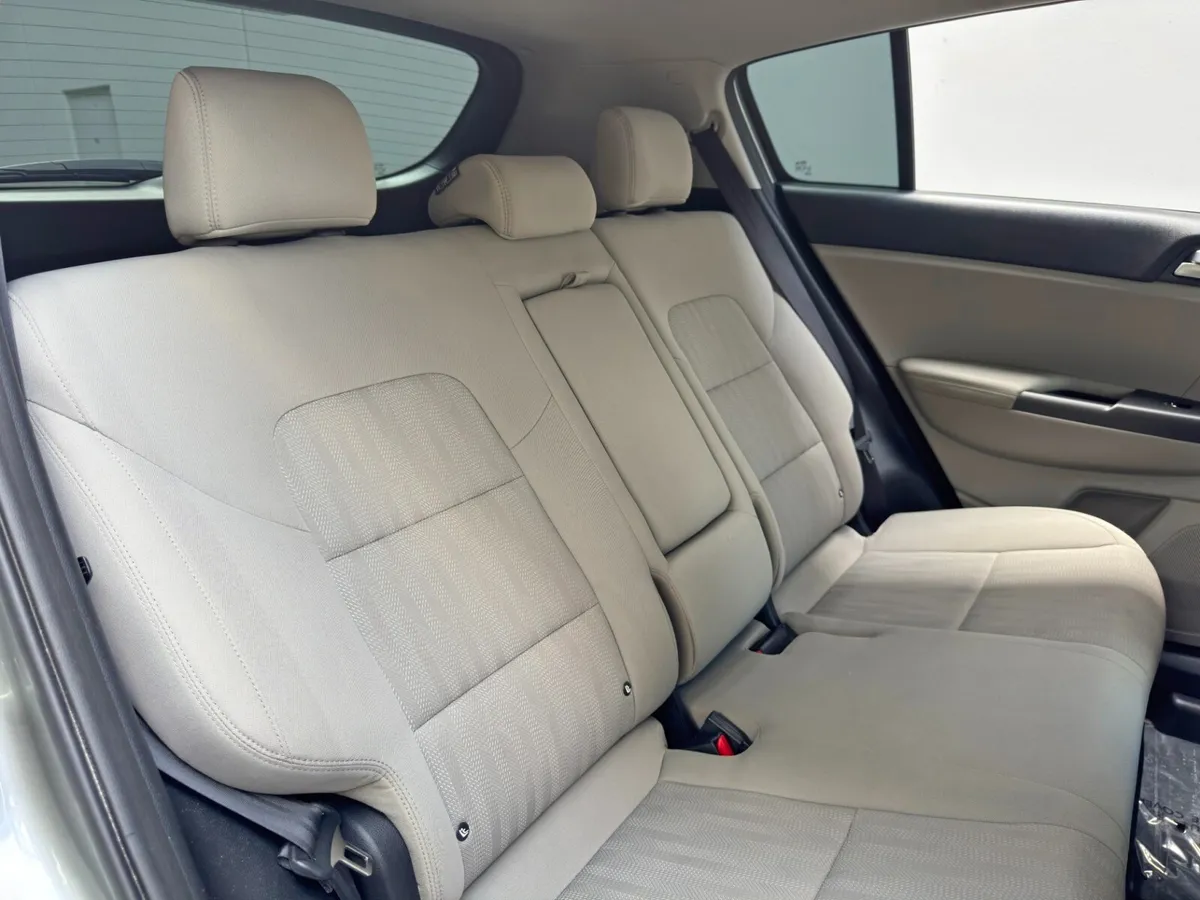 2021 Kia Sportage LX thumbnail 29
