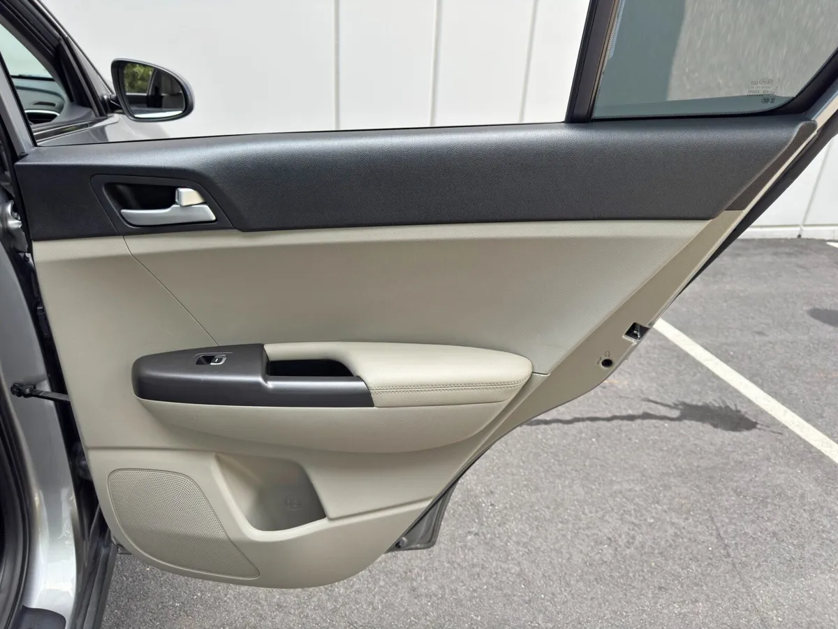 2021 Kia Sportage LX thumbnail 35