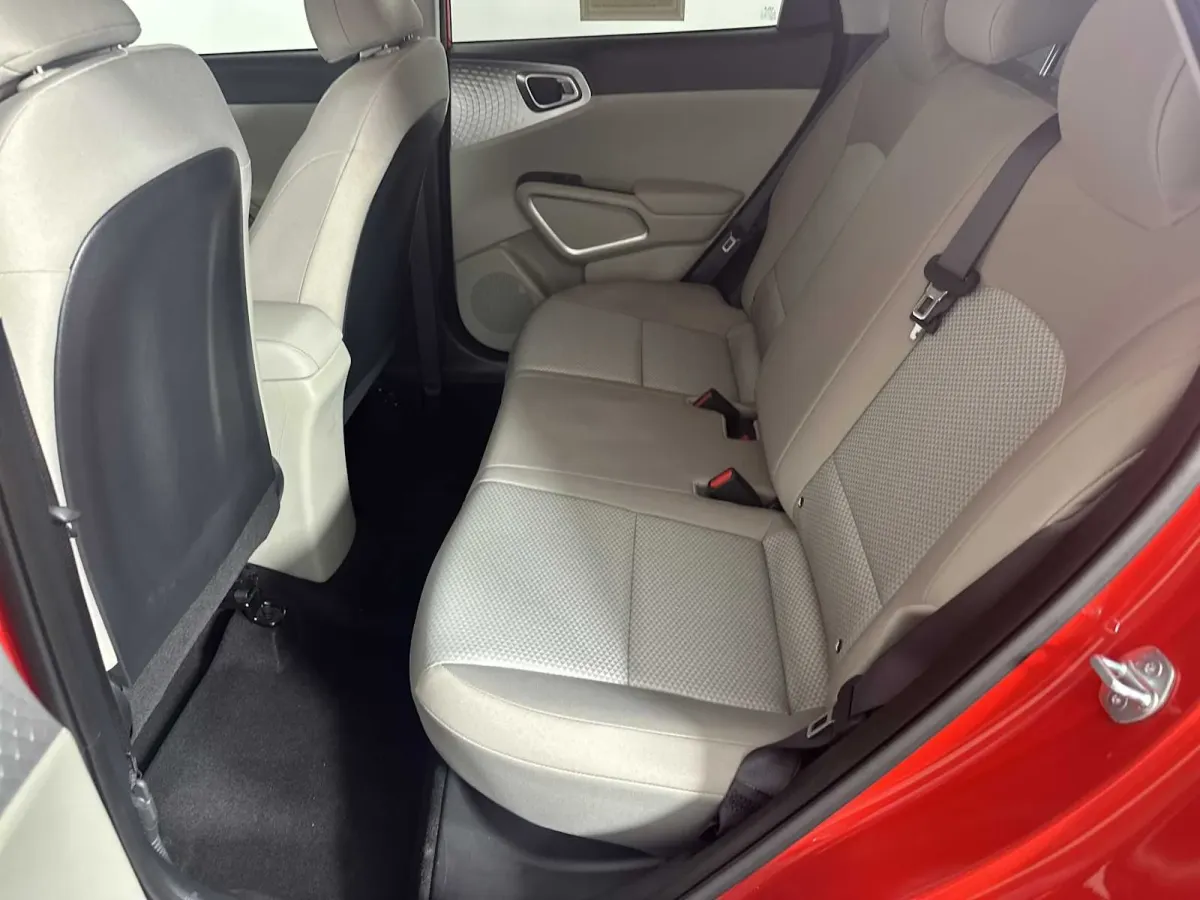 2023 Kia Soul LX thumbnail 23