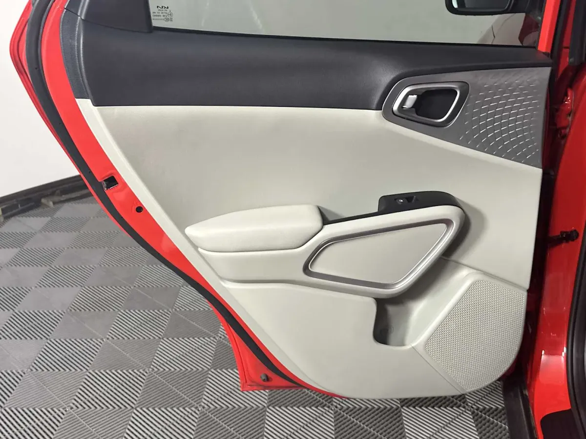 2023 Kia Soul LX thumbnail 24